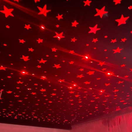 Cielo de estrellas con control remoto para cambiar de colores y secuencias